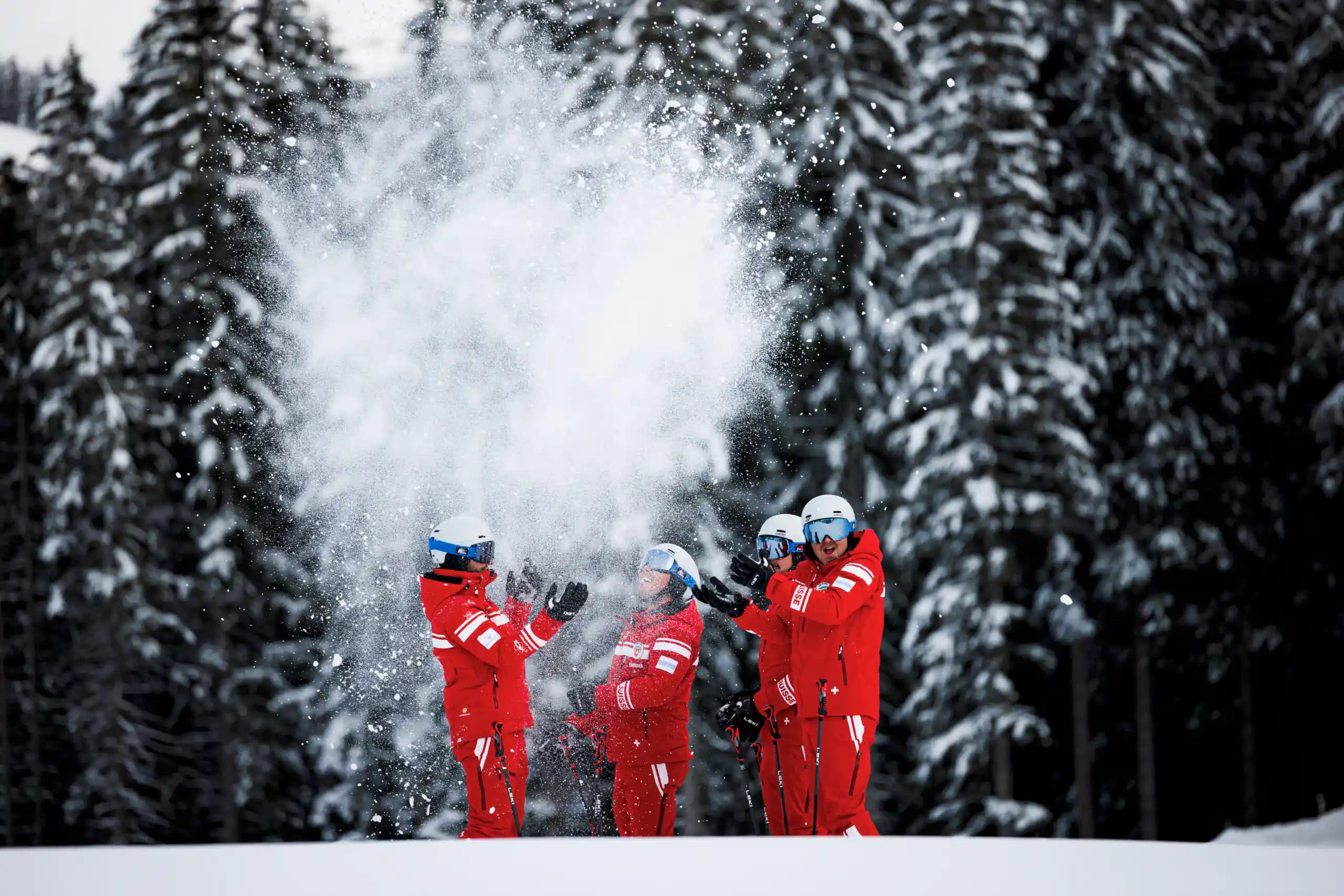 Instructor de esquí en la nieve